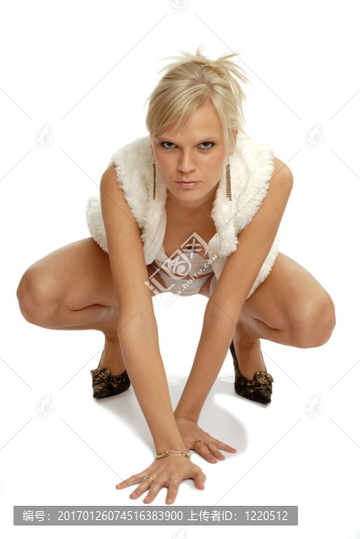 性感的女人撫摸著自己