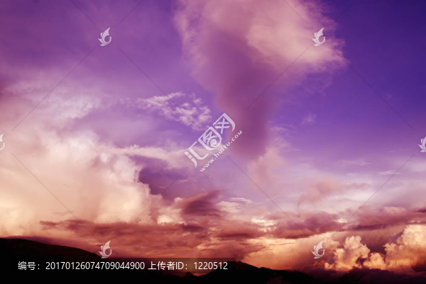 Pinky,Clouds和山