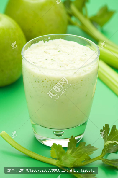 新鮮水果牛奶搖蘋果