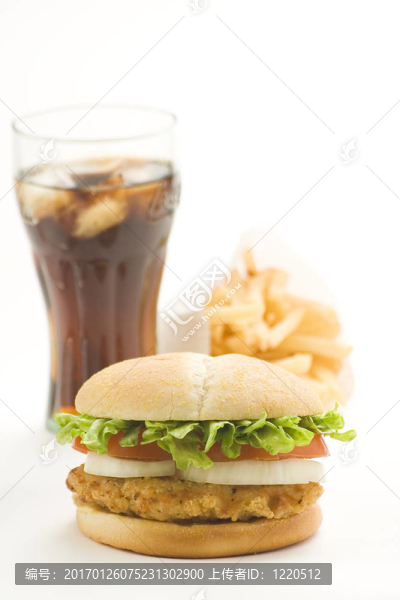 脆皮雞肉漢堡配番茄洋蔥芝士生菜