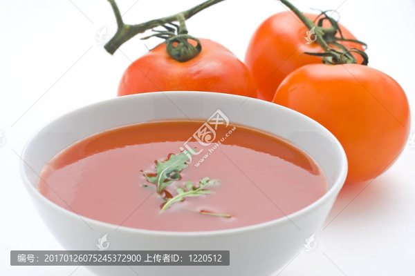 美味健康的自制番茄湯和蔬菜