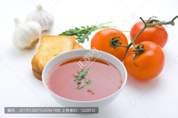 美味健康的自制番茄湯和蔬菜