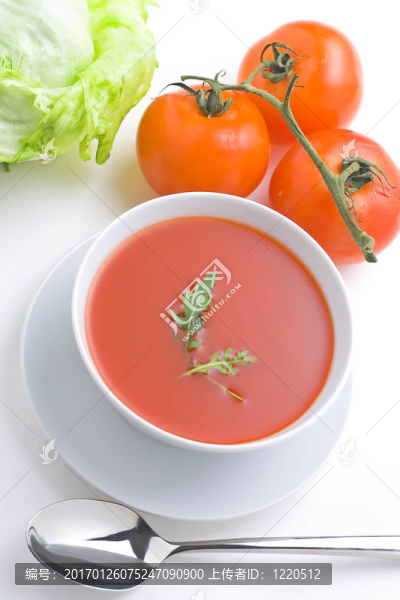 美味健康的自制番茄湯和蔬菜