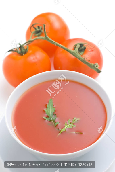 美味健康的自制番茄湯和蔬菜