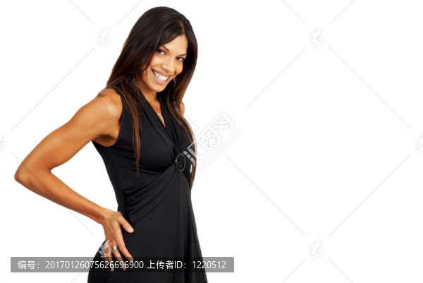 在雞尾酒會禮服美麗的黑發(fā)女人