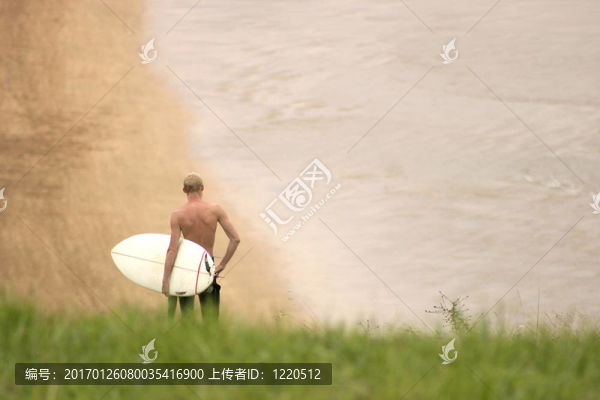 上網(wǎng)查海灘