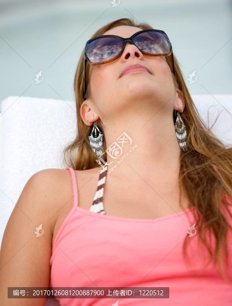 夏姑娘放松-匯圖網(wǎng) www.fosd68.com 夏姑娘放松