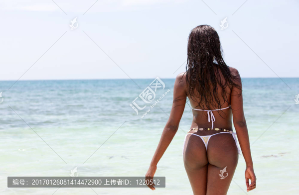 女人海灘放松-匯圖網(wǎng) www.fosd68.com 女人海灘放松