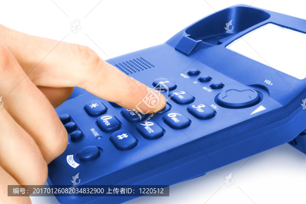 手指和電話鍵盤