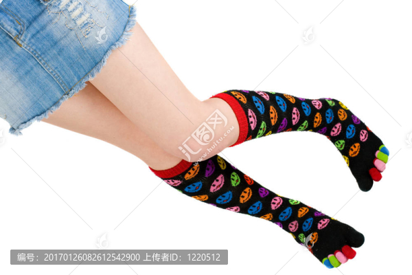 有彩色絲襪的腿