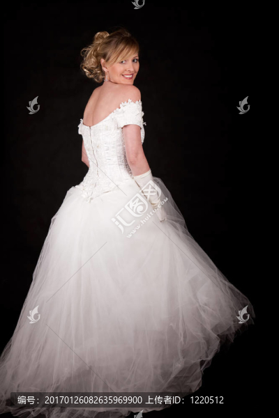 婚禮服裝