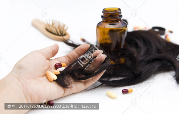 脫發(fā)。