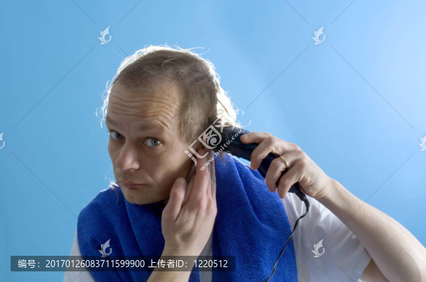 自我服務(wù)的理發(fā)師