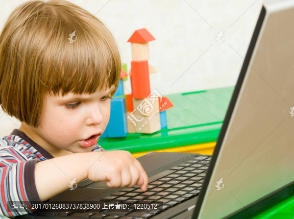 孩子的筆記本電腦