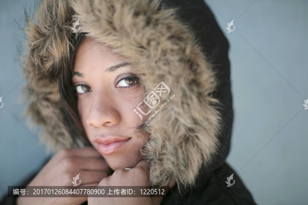戴頭巾的女人肖像