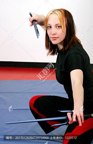 武術(shù)與賽的女孩-匯圖網(wǎng) www.fosd68.com 武術(shù)與賽的女孩