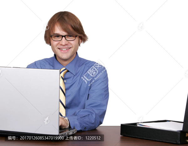 一個(gè)年輕的商人-匯圖網(wǎng) www.fosd68.com 一個(gè)年輕的商人