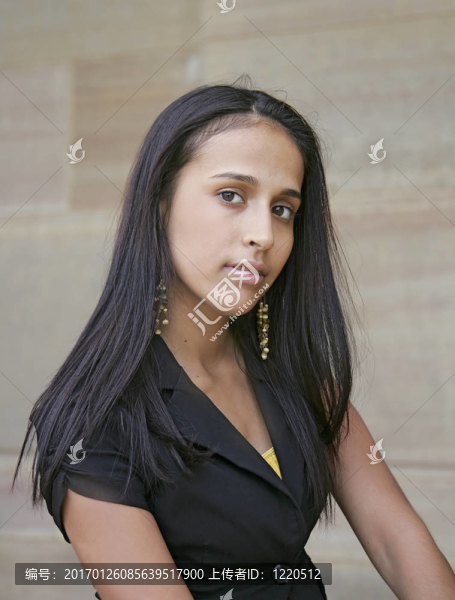 黑發(fā)女人肖像