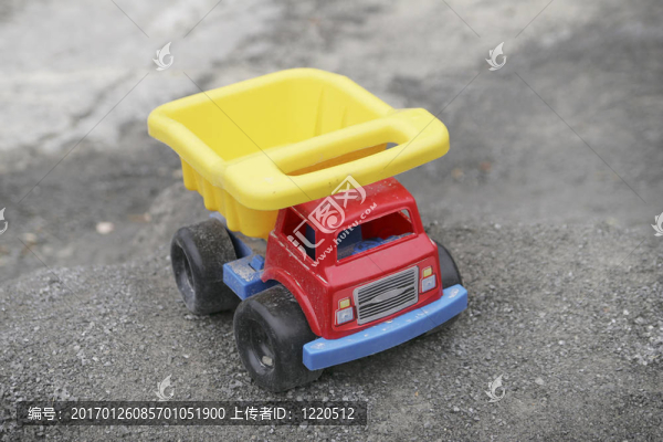 玩具卡車(chē)