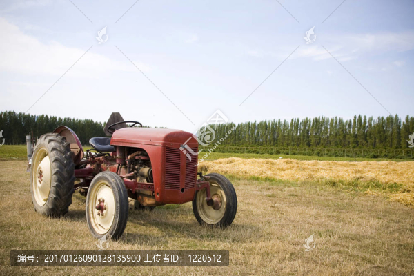 紅拖拉機(jī)