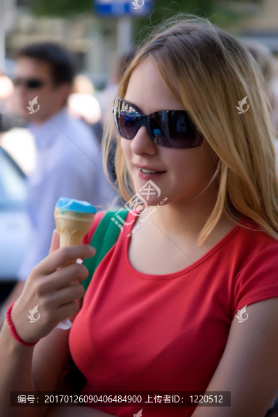 青少年在假期-匯圖網(wǎng) www.fosd68.com 青少年在假期