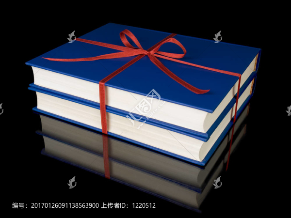 兩只藍(lán)色的書
