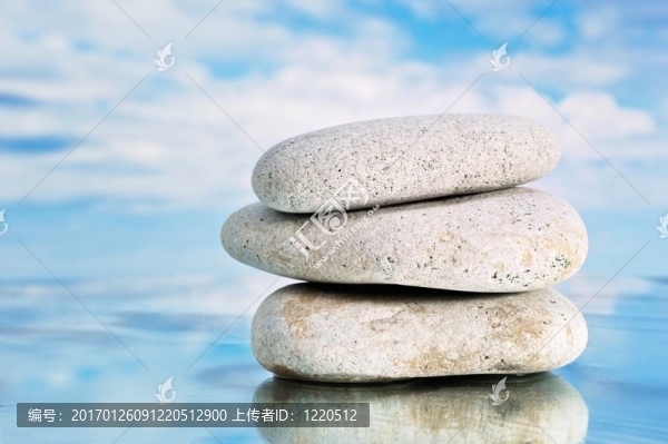 三塊石頭