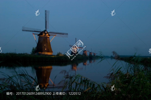 風(fēng)車在Kinderdijk；荷蘭