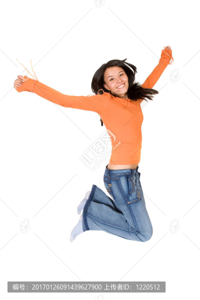 女孩跳躍的喜悅