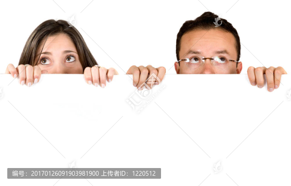 夫妻拿著白色的BA