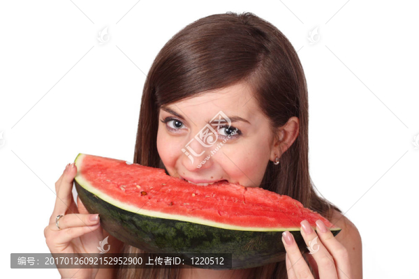 女孩吃西瓜片
