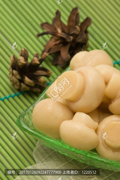 腌蘑菇