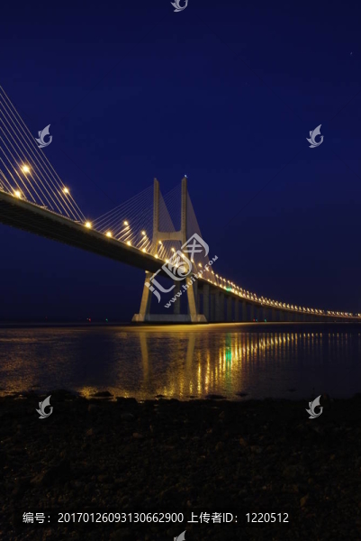 達(dá)伽馬大橋塔霍河在Lisbon