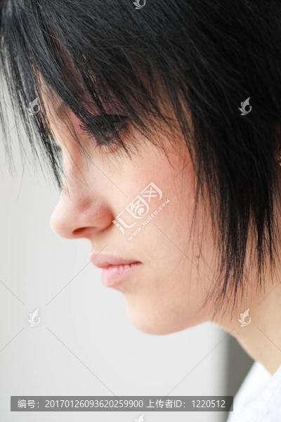 女性輪廓