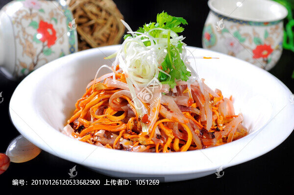 蟲草花拌耳絲