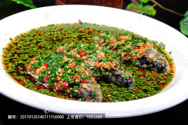 涼拌鯽魚