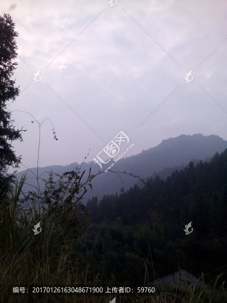 蒼茫群山