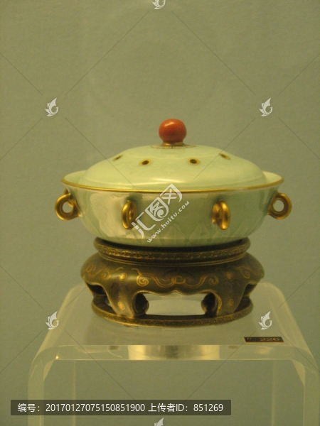 青瓷器