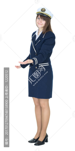 穿著白色制服的女人