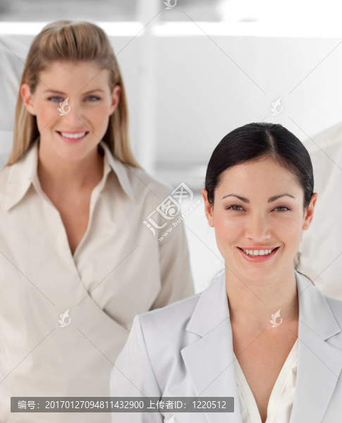 微笑積極的商業(yè)集團(tuán)-匯圖網(wǎng) www.fosd68.com 微笑積極的商業(yè)集團(tuán)