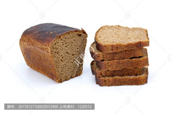 用茴香和一些黑麥面包半片