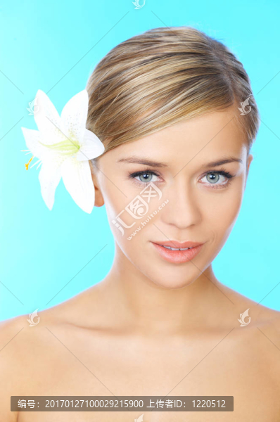 金發(fā)美女