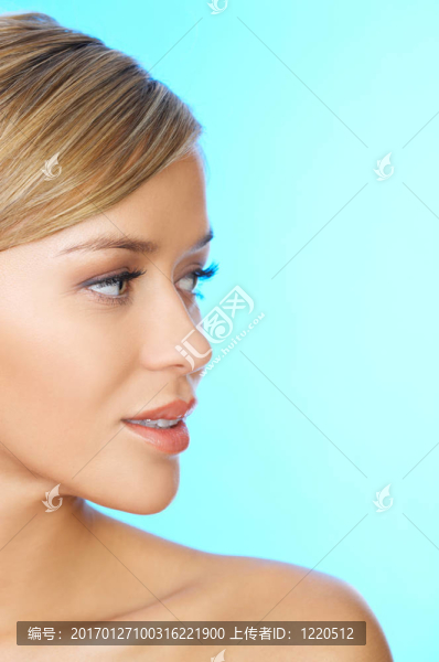 金發(fā)美女