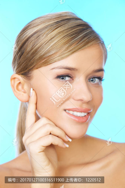 金發(fā)美女
