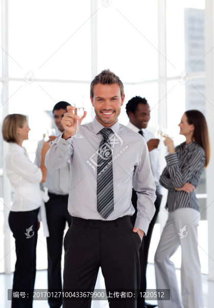慶祝成功的商業(yè)團隊