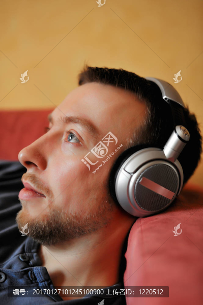 人聽音樂