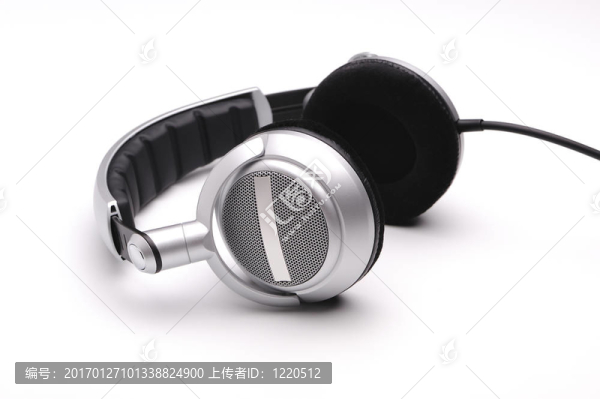 沒有品牌的耳機在白色背景
