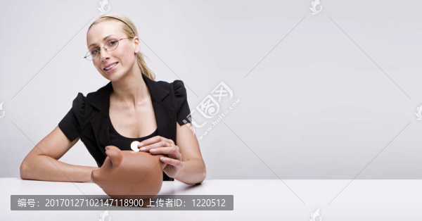 聰明的金發(fā)性感