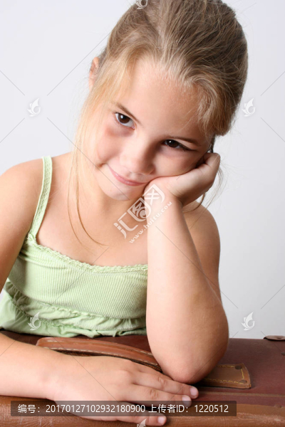 美麗的女孩-匯圖網(wǎng) www.fosd68.com 美麗的女孩