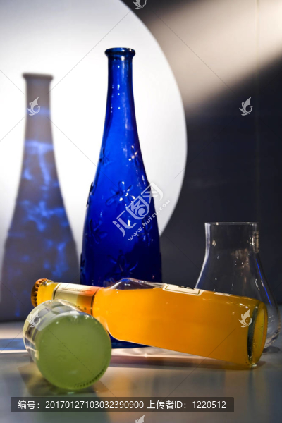 花瓶和飲料
